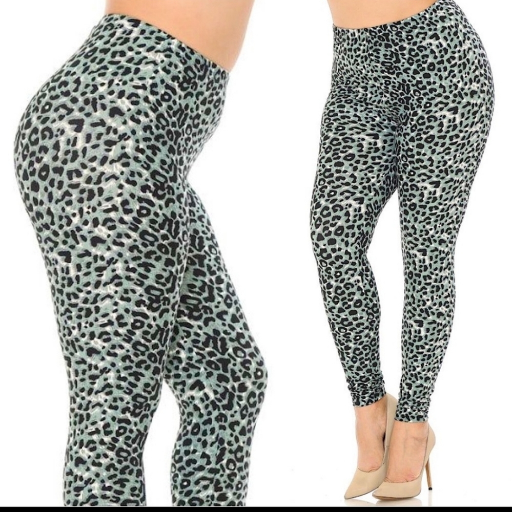 Plus sized, soft, snow leapord leggings